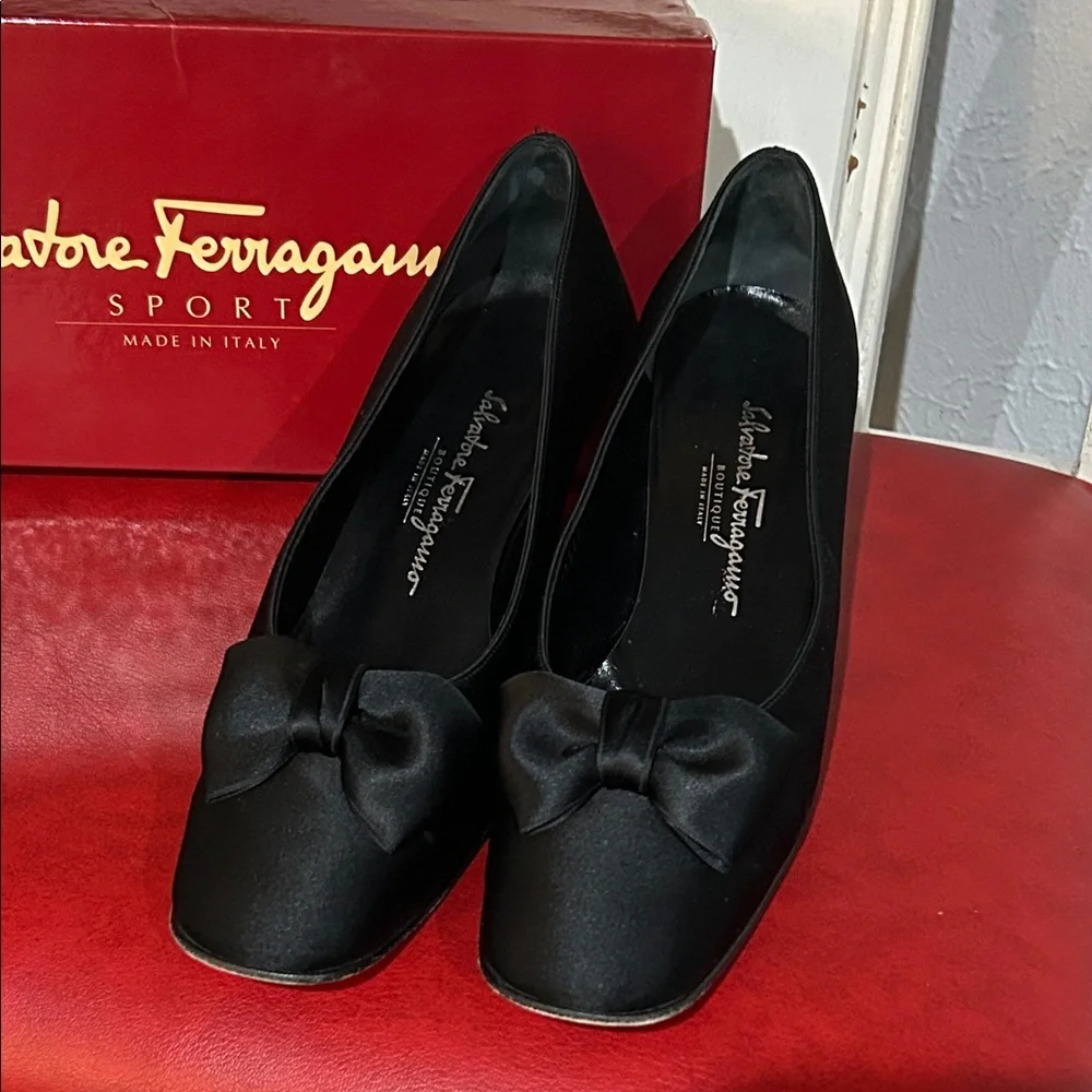 Salvatore Ferragamo Black Bow Satin Heels Sleek Design 9.5 C
